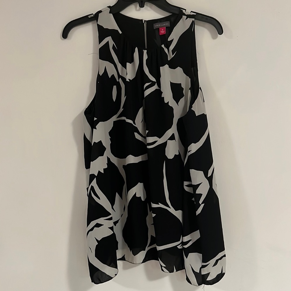Vince Camuto Elegant Printed Top